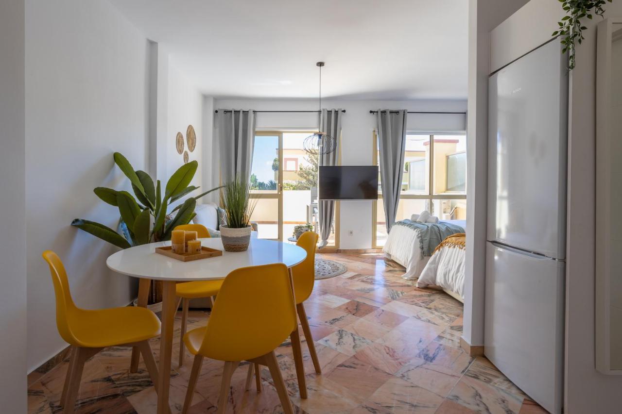 Oleholidays 225 Romana Playa Junto Al Mar Marbella Exterior photo